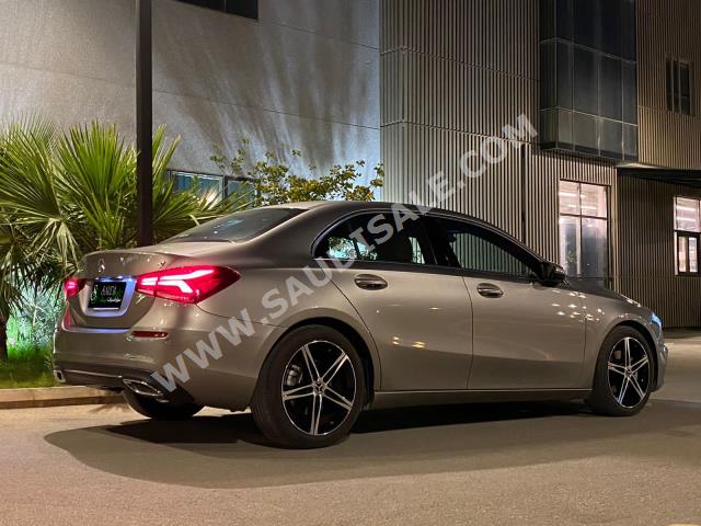 2021 مرسيدس - بنز أي 200