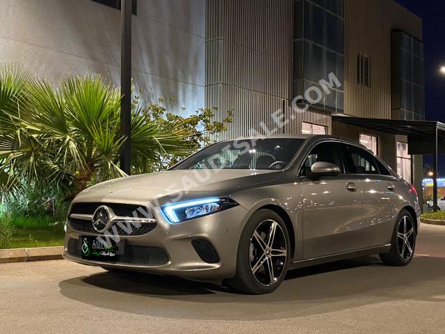 2021 مرسيدس - بنز أي 200