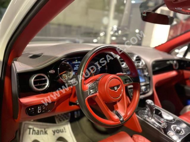 2017 بنتلي بنتايجا