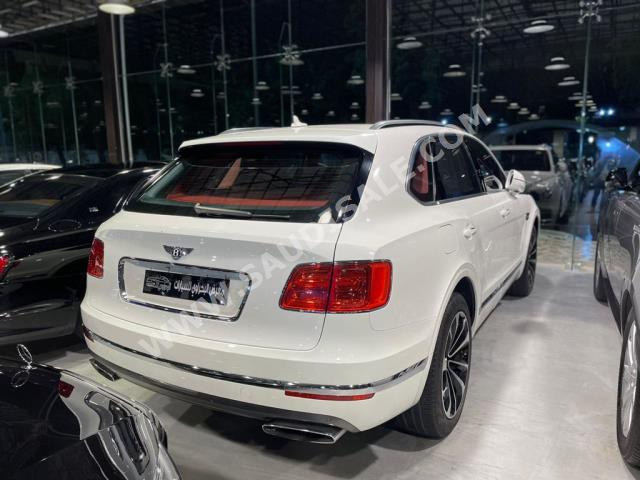 2017 بنتلي بنتايجا