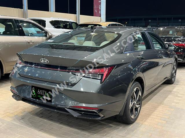 2021 هيونداي النترا