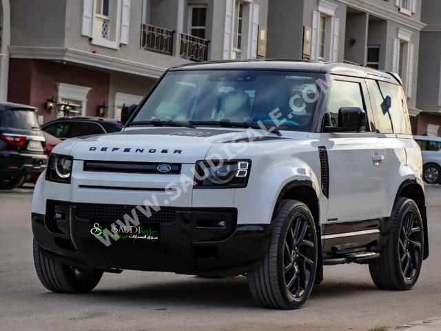 2022 لاند روفر ديفيندر 90