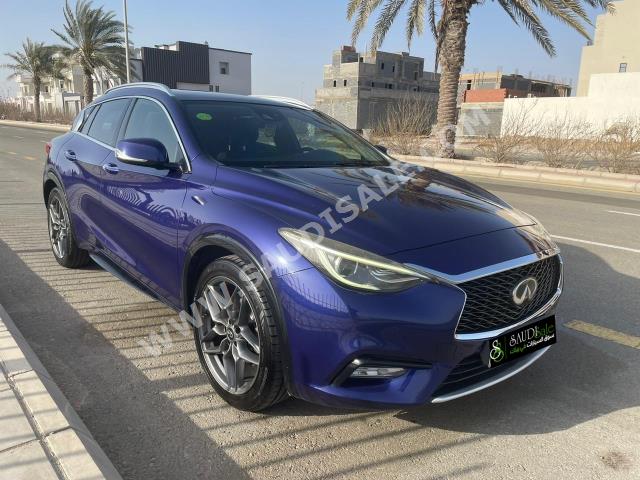 2017 انفينيتي كيو 30