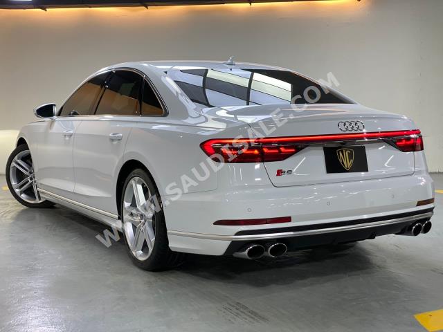 2020 Audi S8