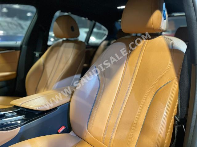 2017 بي ام دبليو الفئة الخامسة 530 أي