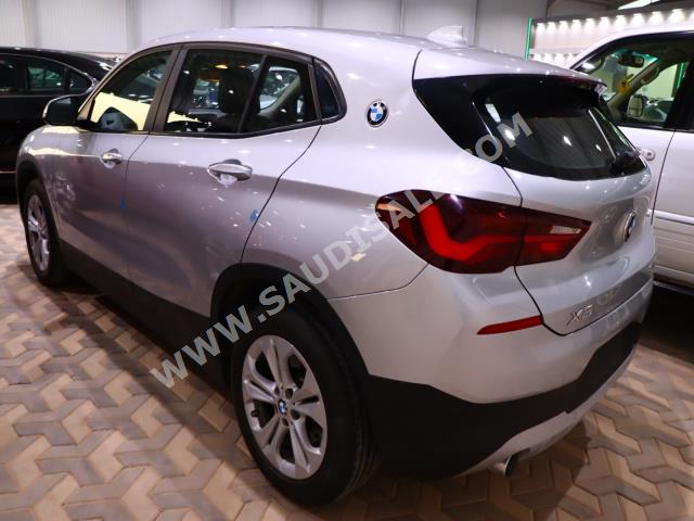 2021 بي ام دبليو الفئة اكس 2