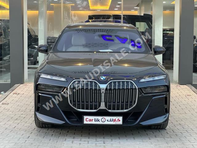 2024 بي ام دبليو الفئة السابعة 735أي