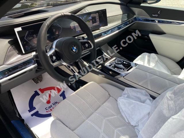 2024 بي ام دبليو الفئة السابعة 735أي