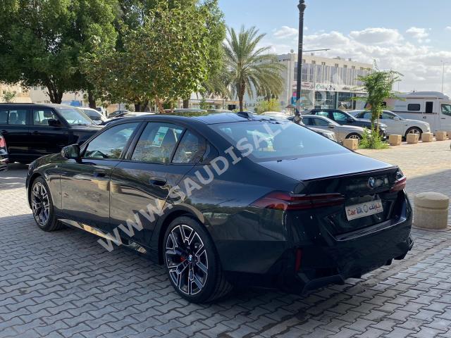 2024 بي ام دبليو الفئة الخامسة 520 أي