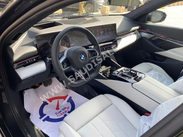 2024 بي ام دبليو الفئة الخامسة 520 أي