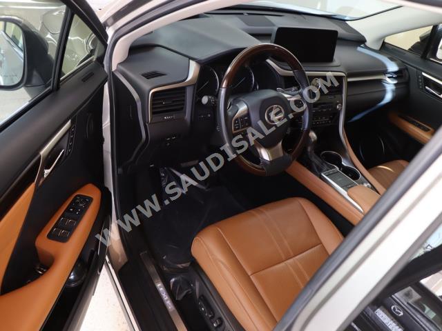 2020 لكزس أر إكس 350