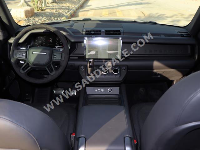 2023 لاند روفر ديفيندر