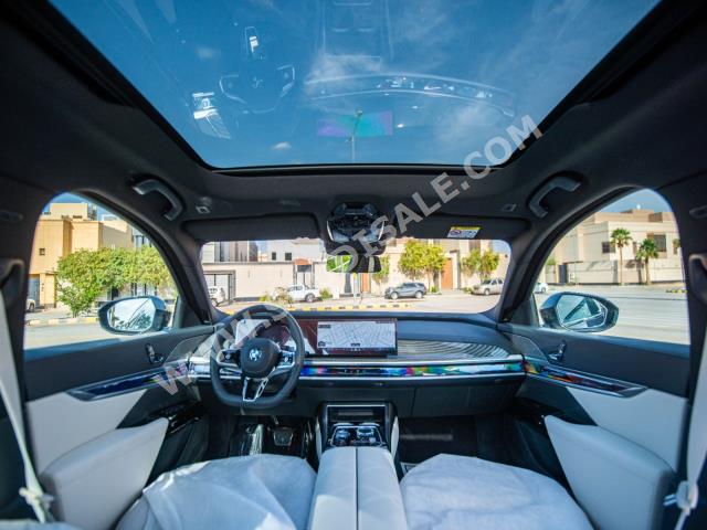 2024 بي ام دبليو الفئة السابعة 735أي