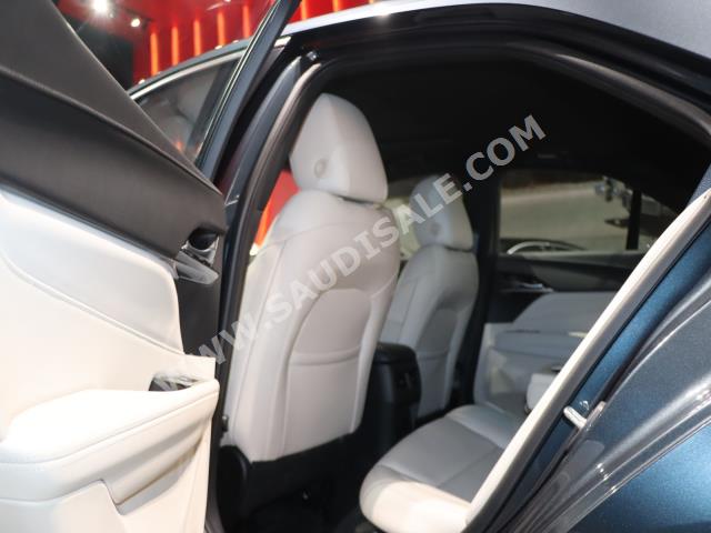 2021 كاديلاك سي تي 4