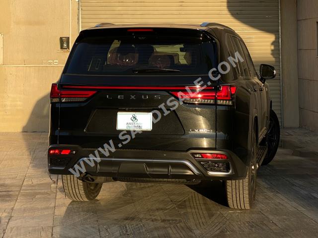 2023 لكزس إل إكس 600 إف