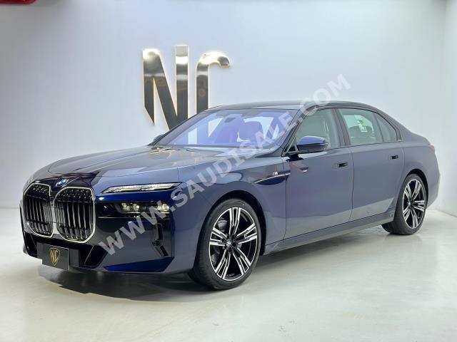 2024 بي ام دبليو الفئة السابعة 735 إل أي