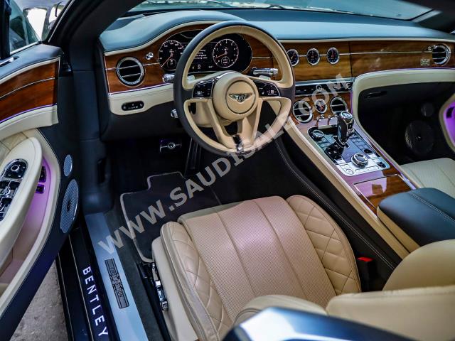 2019 بنتلي كونتيننتل جي تي الاصدار الاول