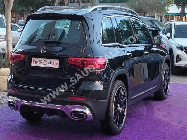 2022 مرسيدس - بنز جي إل بي 200