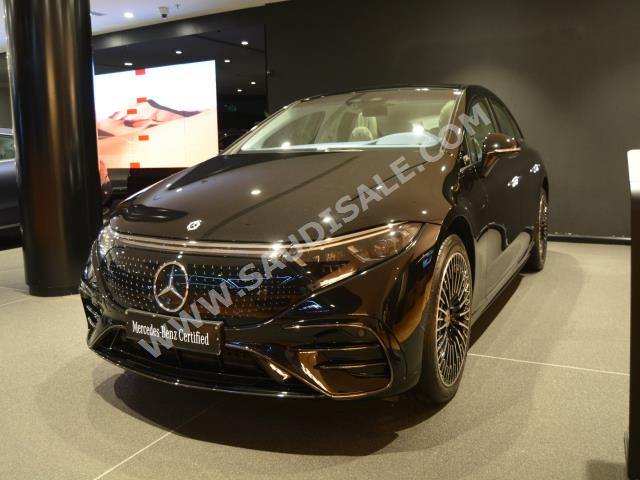 2022 مرسيدس - بنز إي كيو إس 580
