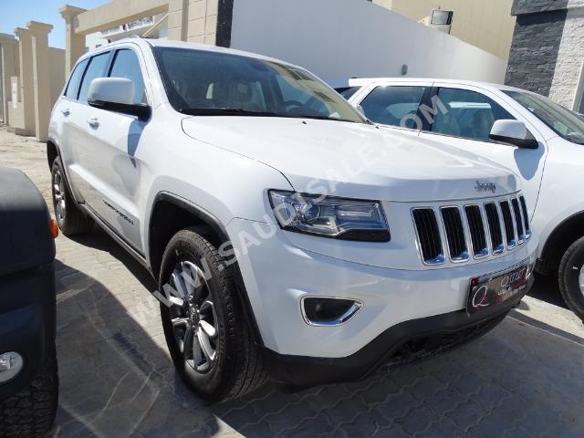 2014 جييب جراند شيروكي لاريدو