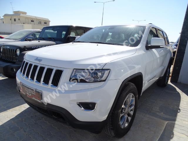 2014 جييب جراند شيروكي لاريدو