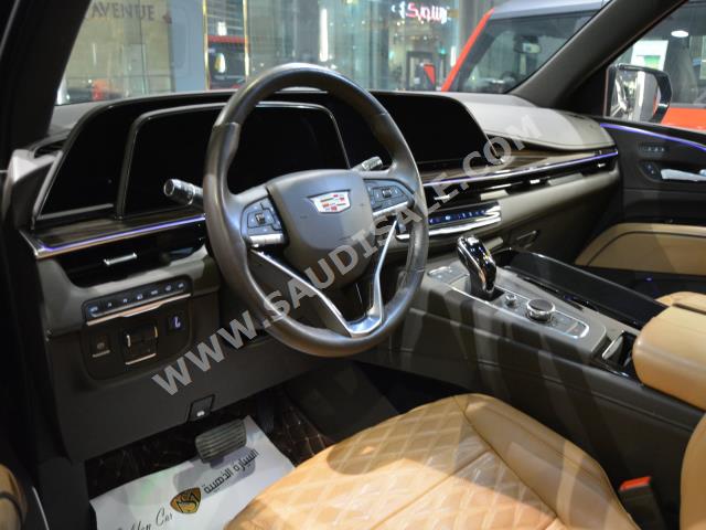 2021 كاديلاك اسكاليد بلاتينيوم