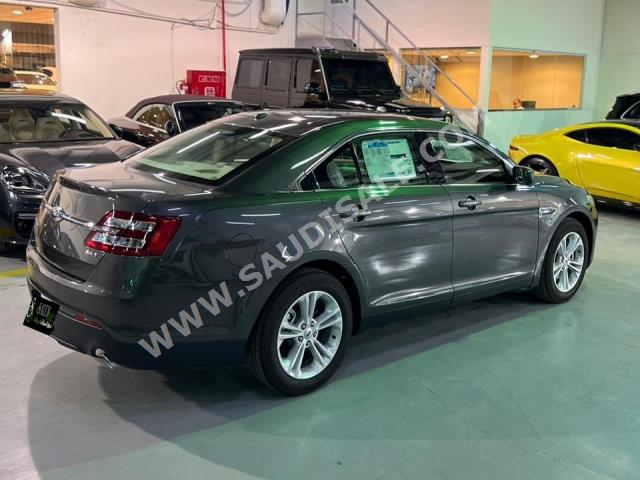 2017 فورد توروس اس اي ال