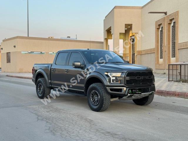2020 فورد اف 150 رابتور