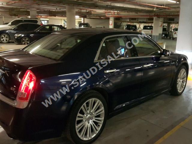 2014 كرايسلر 300 هيمى