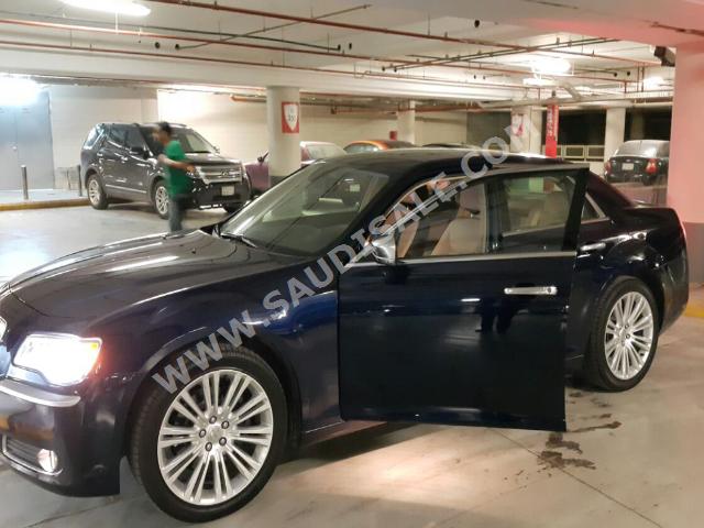 2014 كرايسلر 300 هيمى