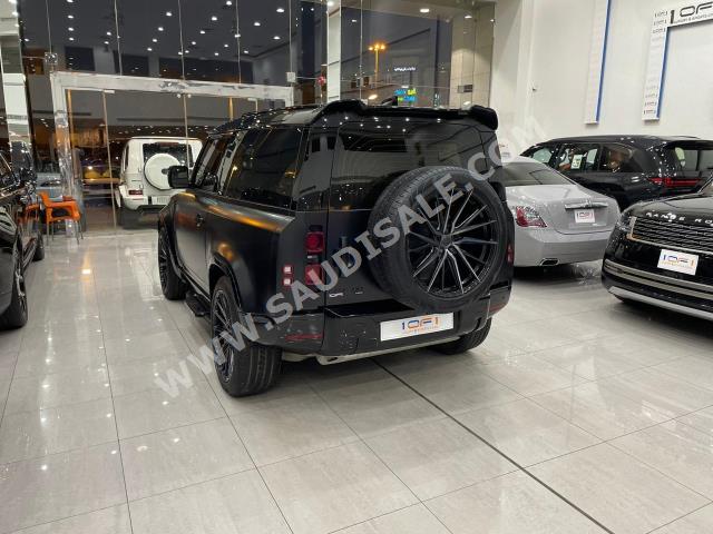2022 لاند روفر ديفيندر اتش اس اي