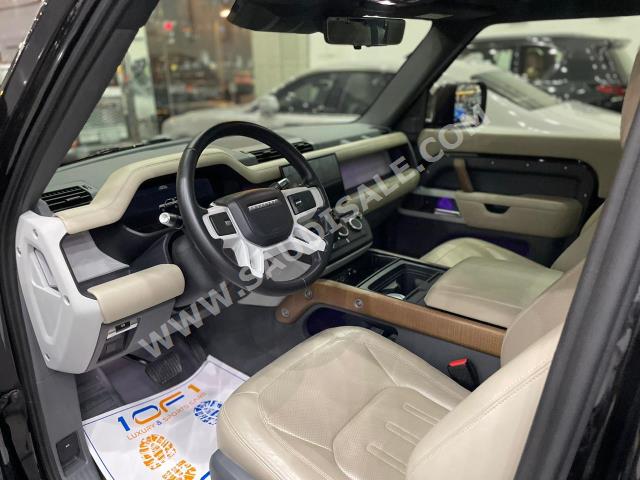 2022 لاند روفر ديفيندر اتش اس اي