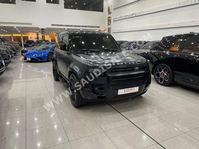 2022 لاند روفر ديفيندر اتش اس اي