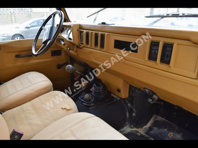 1991 لاند روفر ديفيندر