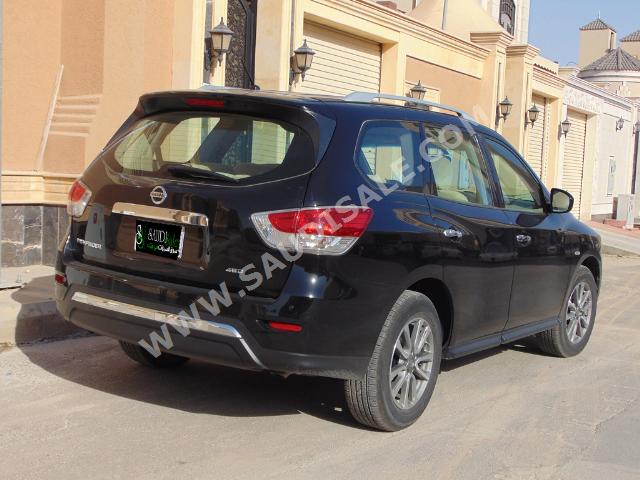 2014 نيسان باثفايندر