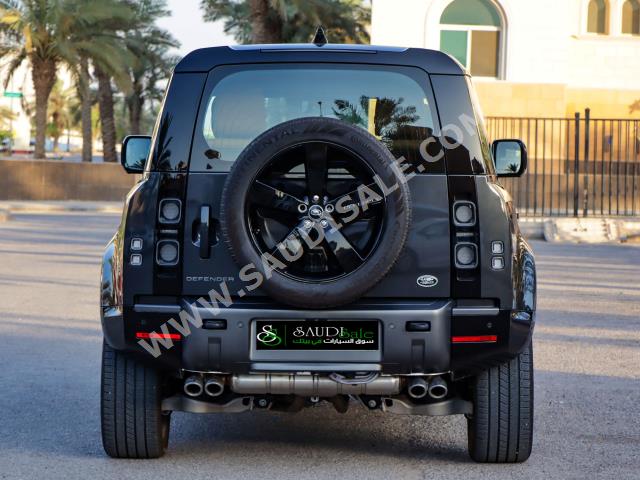 2023 لاند روفر ديفيندر 90