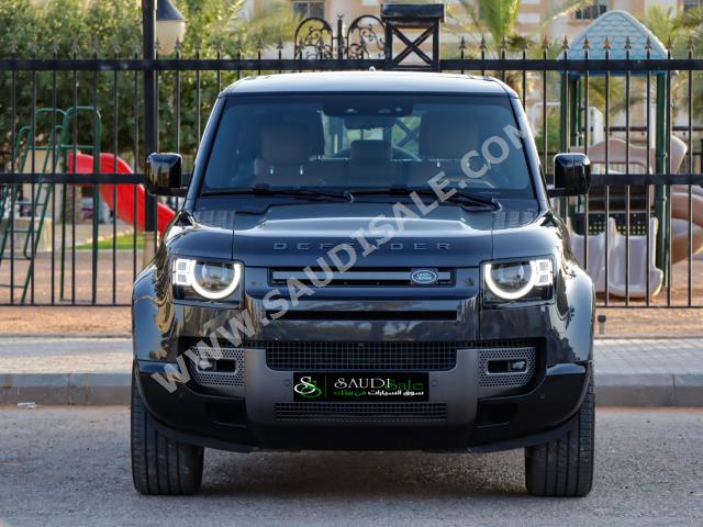 2023 لاند روفر ديفيندر 90