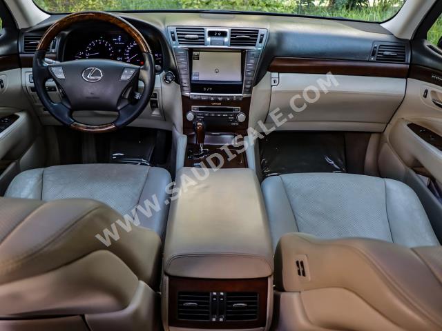 2012 لكزس إل إس 460