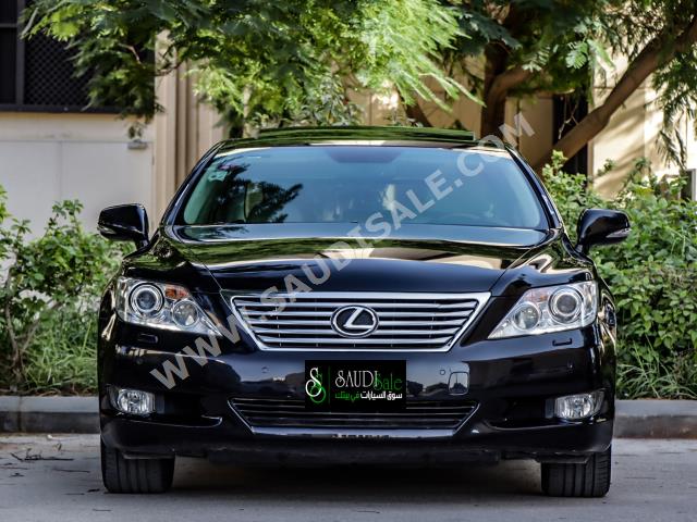 2012 لكزس إل إس 460