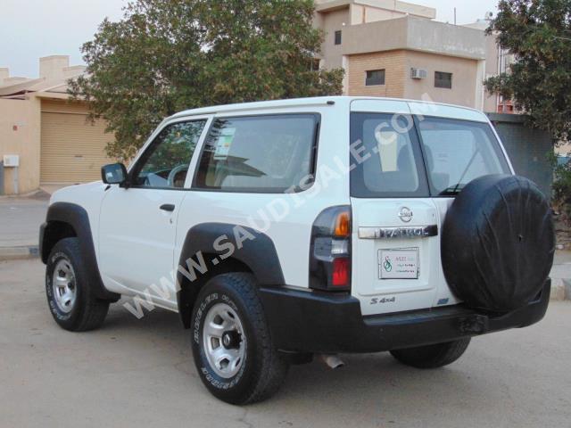 2015 نيسان باترول ربع