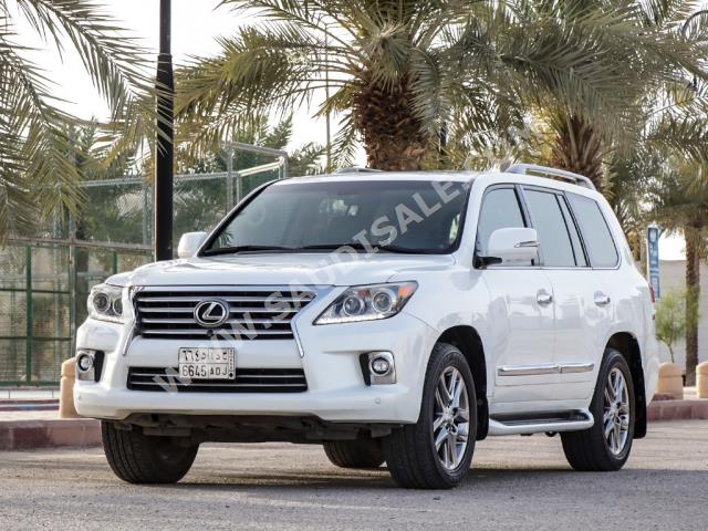2014 لكزس إل إكس 570