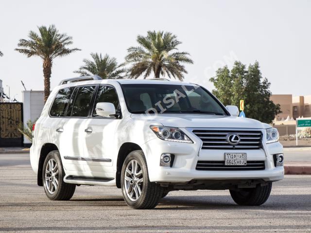 2014 لكزس إل إكس 570