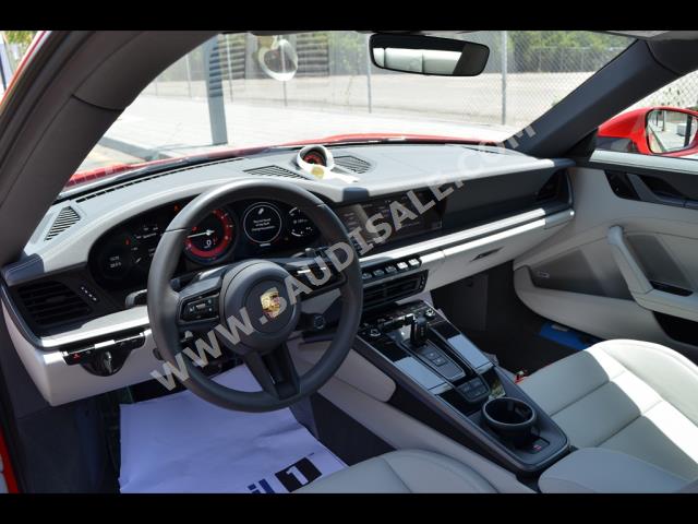 2021 بورش 911 كاريرا