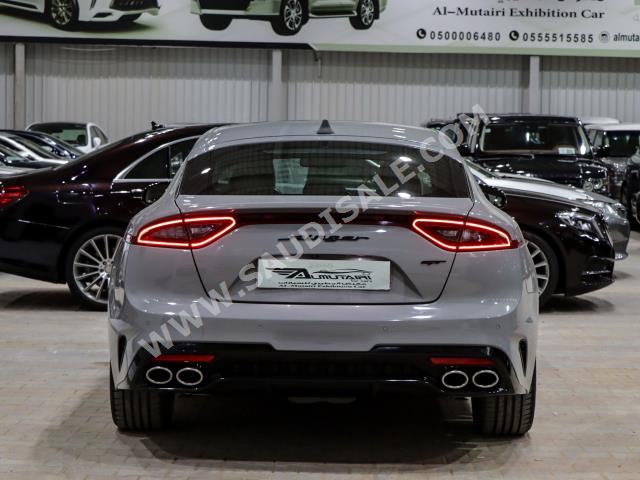 2020 كيا ستينجر جي تي