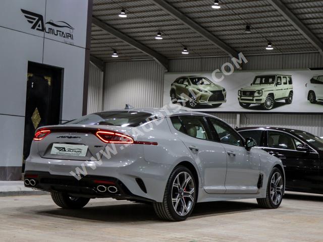 2020 كيا ستينجر جي تي