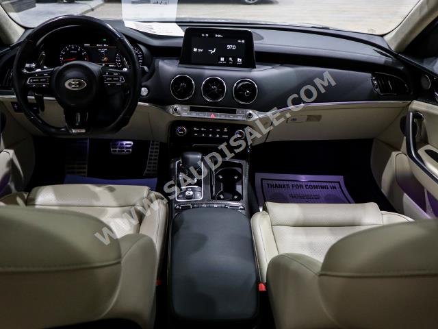 2020 كيا ستينجر جي تي