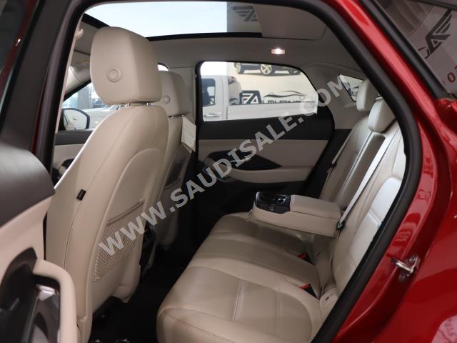 2019 جاكوار اي-بيس