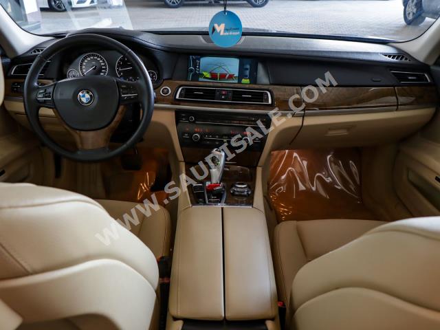 2012 بي ام دبليو الفئة السابعة 730 إل أي