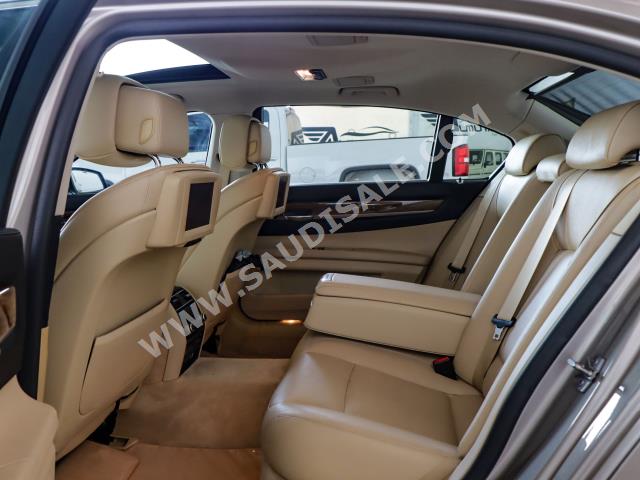 2012 بي ام دبليو الفئة السابعة 730 إل أي