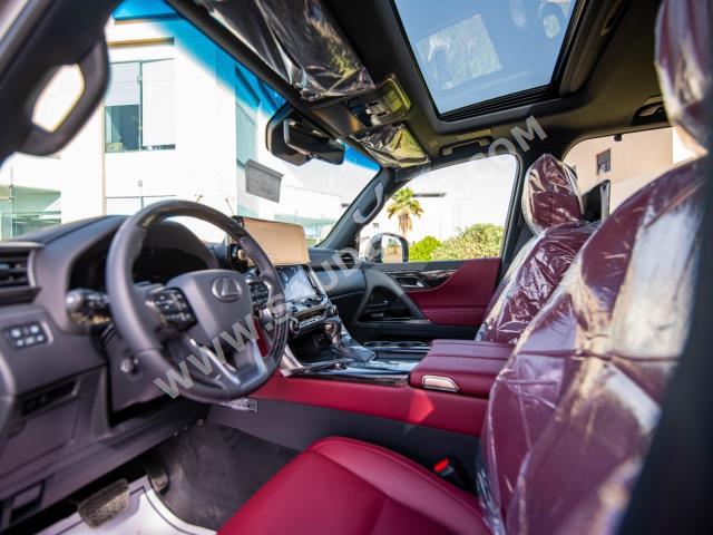 2024 لكزس إل إكس 600 إف